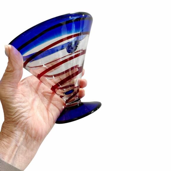 Kosta Boda Set of 2 Hand Blown Martini Cocktail Glasses Royal Caribbean - Picture 3 of 9